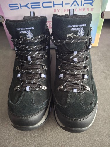 Women sketchers trego - sketchers,