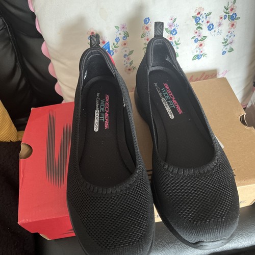 Brand new sketchers size6 - new,