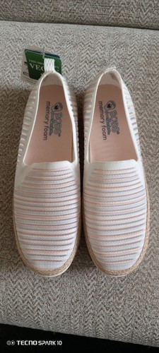 Ladies bnwt white sketchers - ladies,