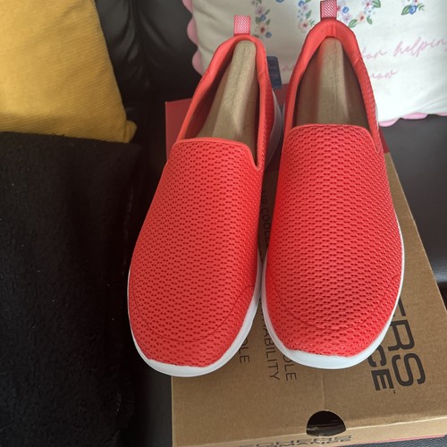 Brand new sketchers - new,