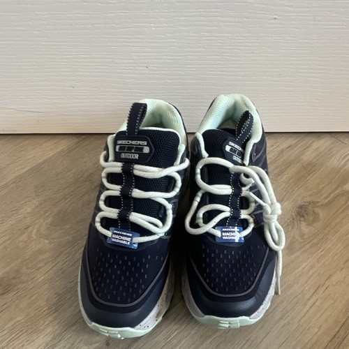 Sketchers size all - 3, terrain