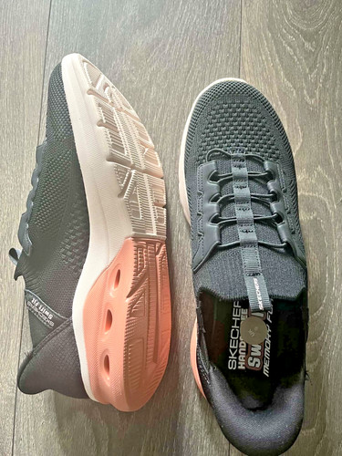 New sketchers hands - -,